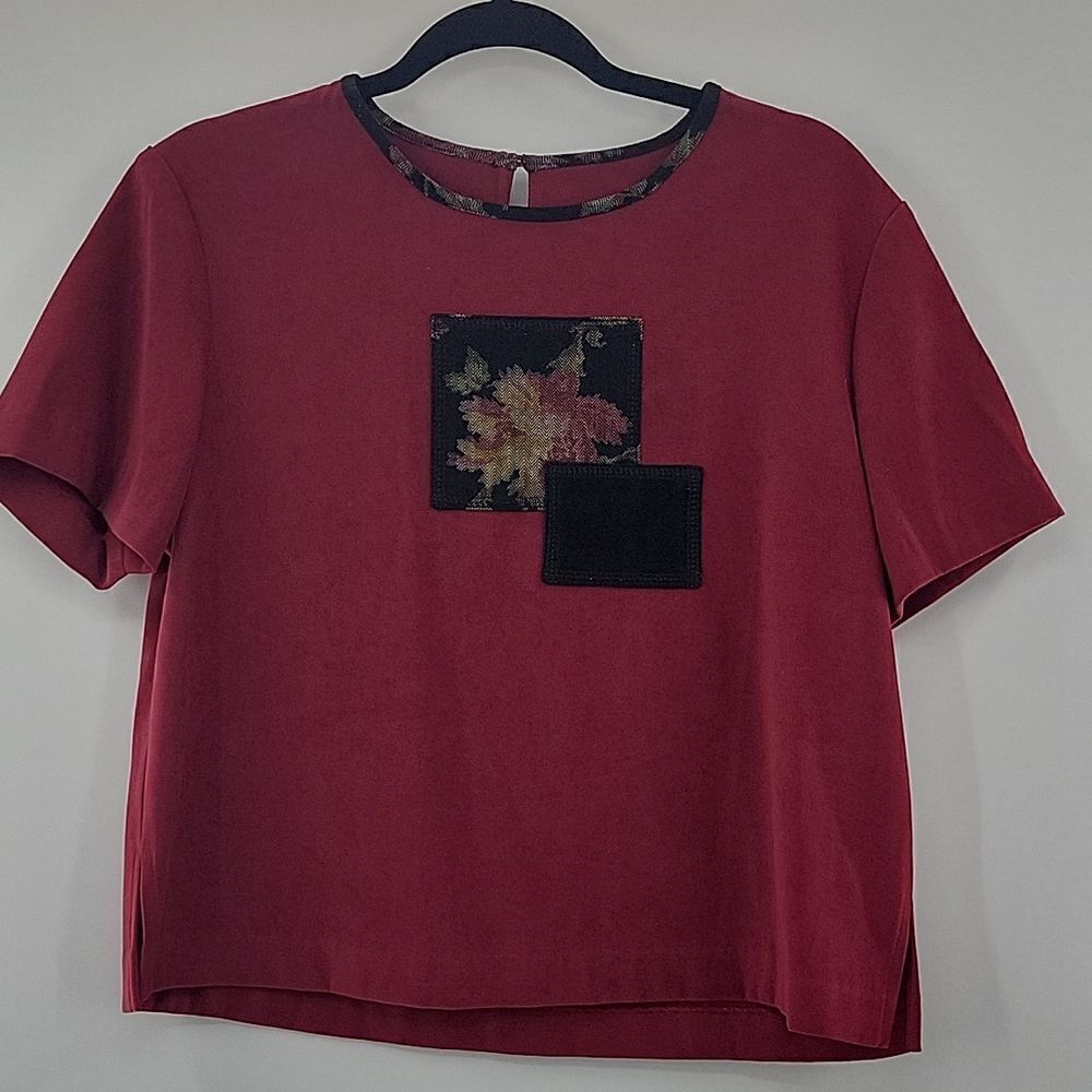 3 For$20 C.M Shapes Maroon shirt w/ Flower neck trim size N/A looks like a S/M